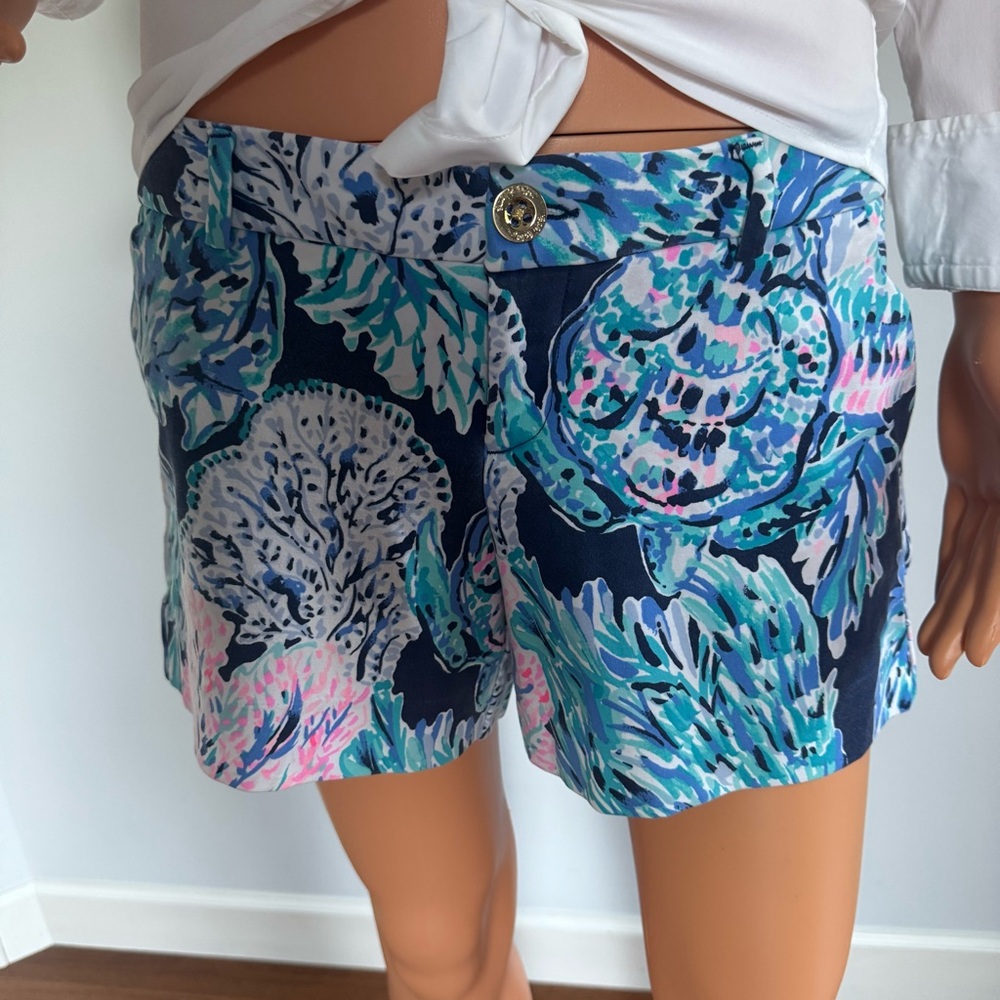 Lilly Pulitzer Blue Floral Women's Shorts Size 6